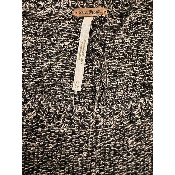 EUC Free People Oversized Black White 3/4 Sleeve Crop Sweater XS - Picture 5 of 7